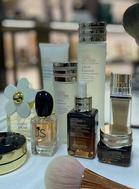 样板房梳妆台ZUM护肤品套装道具高摆档件瓶洗面奶乳液化品小棕饰