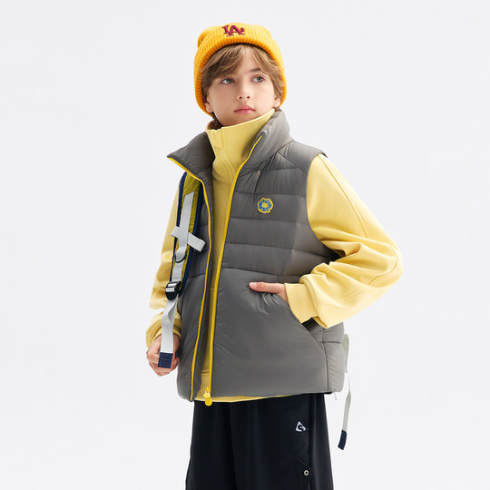 Qidong light and warm goose down vest for boys and girls to wear in autumn and winter 2026 new children's down school uniform artifact
