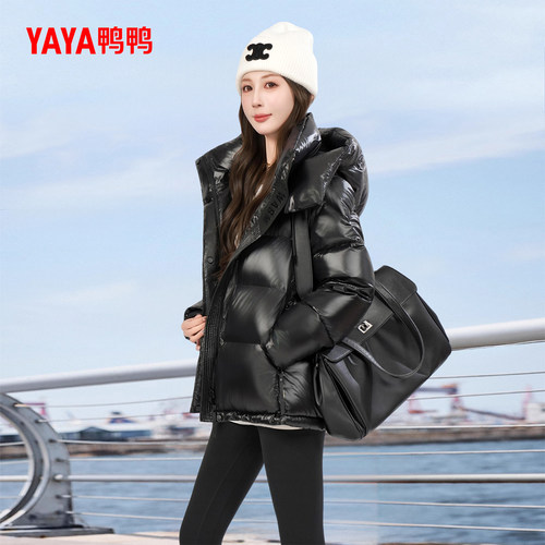 YAYA鸭鸭2025冬季新款羽绒服女黑金泡芙短款加厚连帽气质休闲外套 - 图2