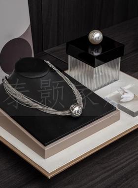 极简现代样板JJ房衣间开放衣柜橱衣毡衣服软装饰品陈毛帽列摆件组