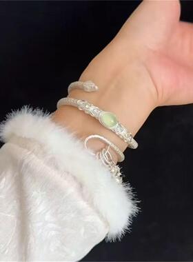 本命年必入！灵蛇戒指搭配气质手镯，灵蛇有韵开启鸿运