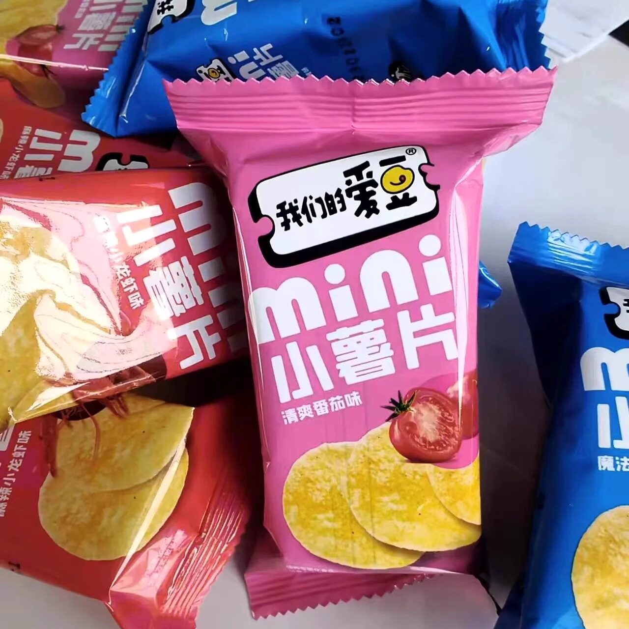 【抢】伟龙薯片小包装土豆片蜂蜜味黄瓜味膨化大礼包宿舍解
