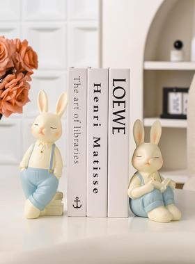 家居装饰品桌面创意小众兔子书靠书立摆件高级感电视柜酒柜办公室