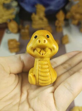 热销崖柏木雕十二生肖美女蛇手把件实木雕刻工艺卡通生日礼物装饰