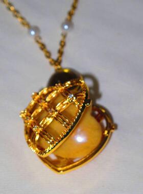 金色闪闪甜心派可开合相簿式爱心项链