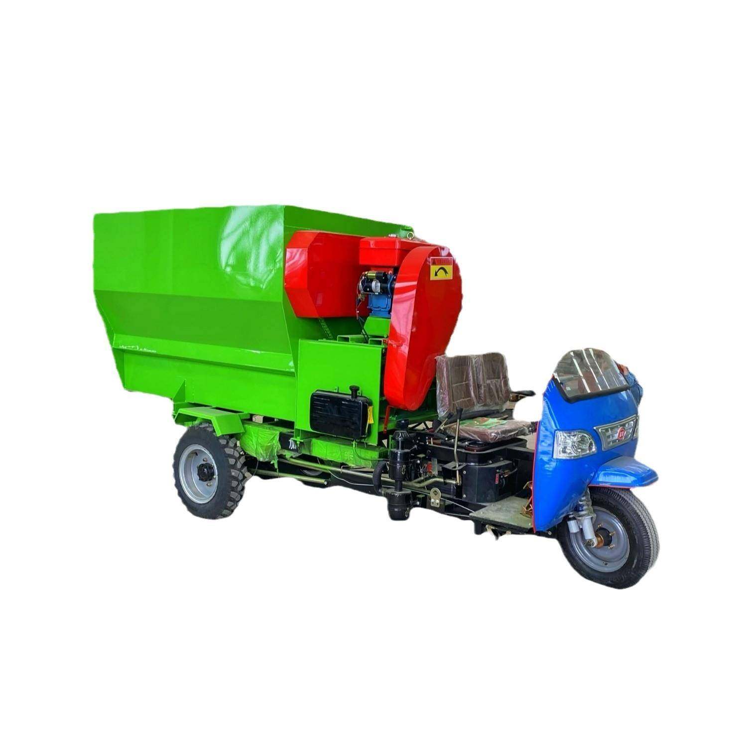 秸秆饲料粉碎混合tmr撒料车双向下料投料车柴油车载式TMR撒料车,淘宝优惠券,粉丝福利购,淘宝优惠卷