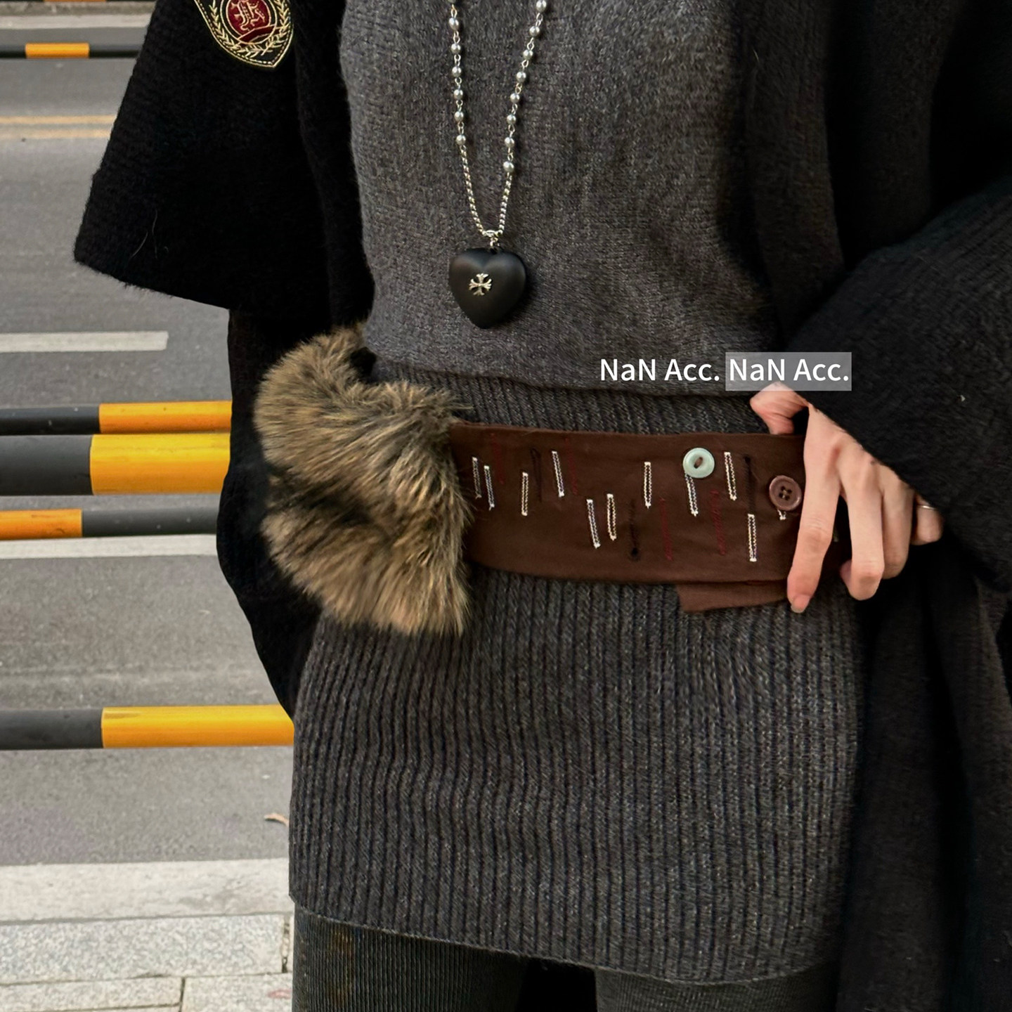 复古纽扣毛毛腰带女秋冬新款潮流时尚辣妹毛绒腰封百搭腰链配饰带,淘宝优惠券,粉丝福利购,淘宝优惠卷