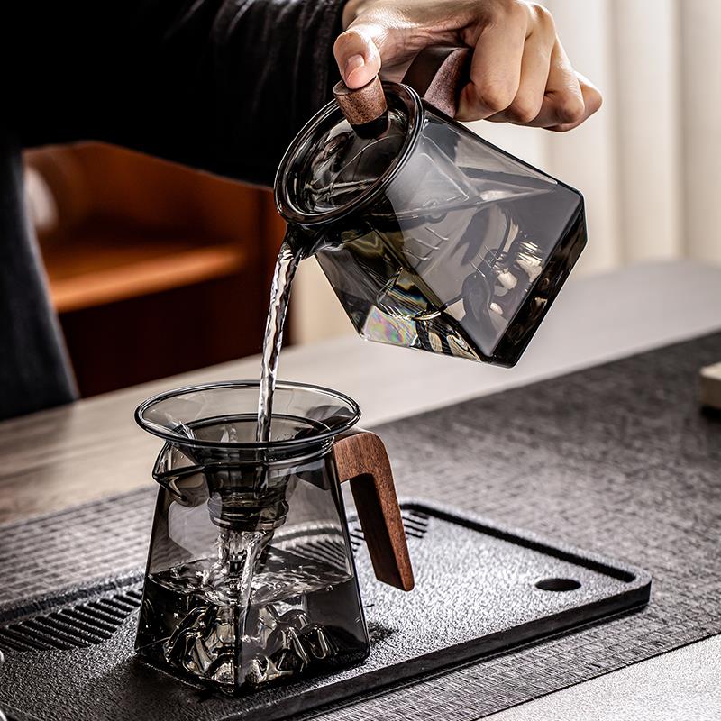 Porcelain brand tea glass tea set Chinese style light luxury high-end high-temperature resistant kung fu teapot tea water separator gift box