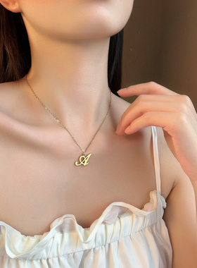 轻奢小众字母项链锁骨链