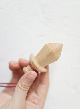 OHE|红绳桃木剑手工雕刻车饰挂件祝福生日礼物好运摆件小胖剑平安