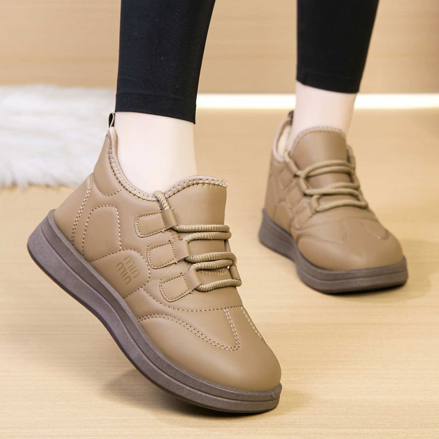 和韵祥旗舰店妈妈冬鞋不累脚2025平底老北京布鞋冬季新款正牌女鞋,淘宝优惠券,粉丝福利购,淘宝优惠卷