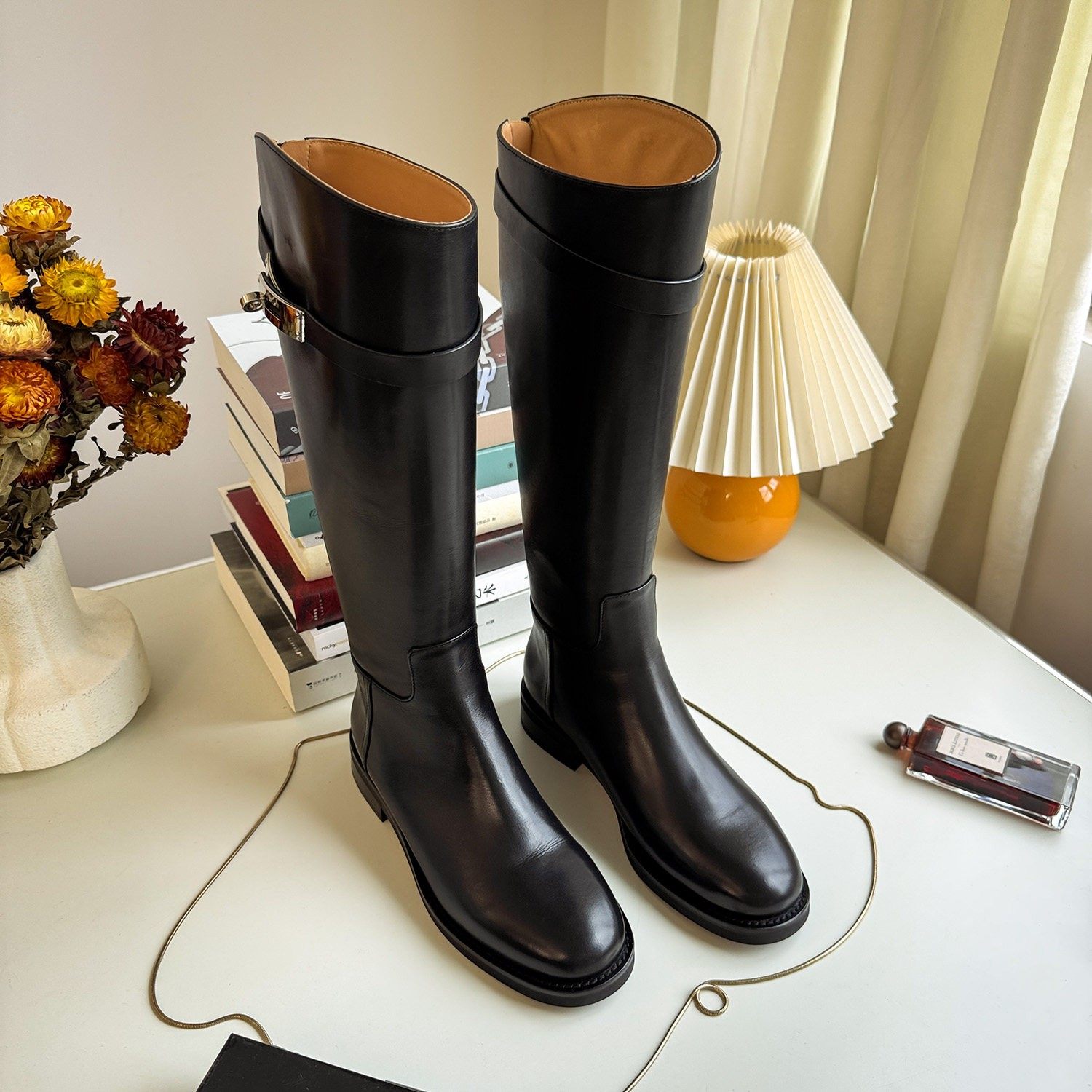 须臾秋冬真皮高筒骑士靴女粗跟锁扣斜口大筒围显瘦长靴单靴子4041,淘宝优惠券,粉丝福利购,淘宝优惠卷