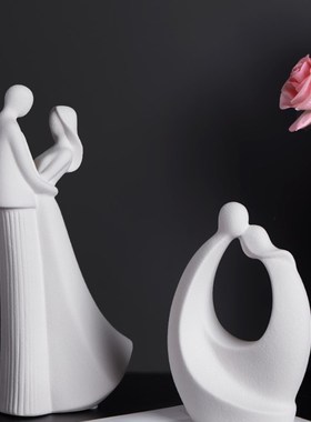 陶瓷抽象人物摆件情侣小摆设幸福一家人电视柜酒柜装饰品结婚礼物