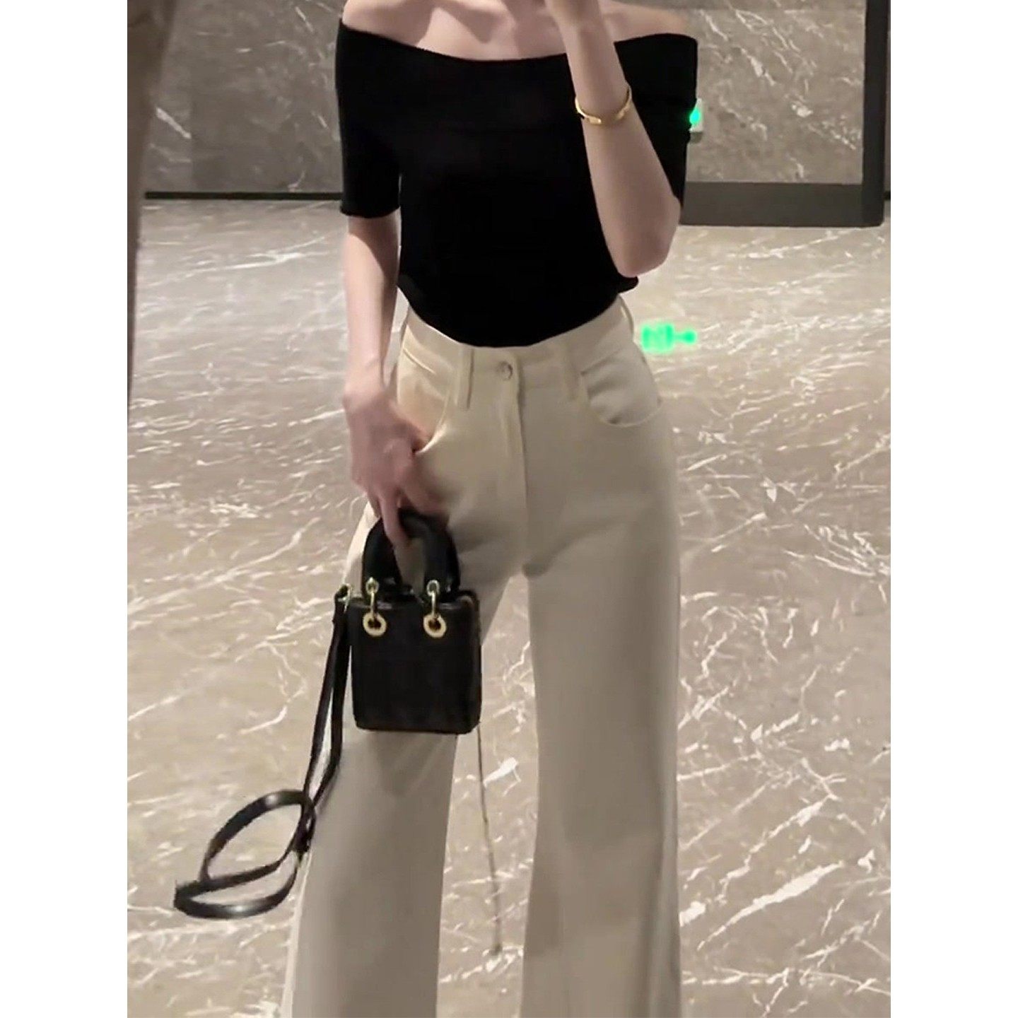 巨好看的白色微喇牛仔裤女秋季2025新款高腰显瘦时尚百搭喇叭裤子,淘宝优惠券,粉丝福利购,淘宝优惠卷