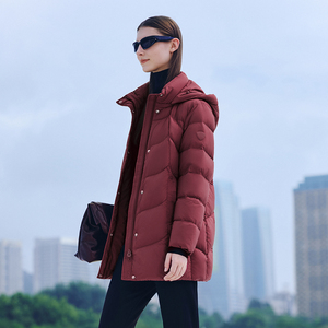 坦博尔秋冬羽绒服女款可脱卸帽蓄热科技