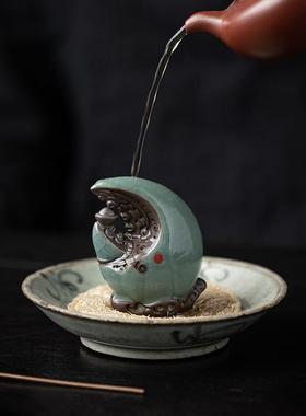 陶瓷小貔貅茶宠摆件哥窑手工把玩钳子元宝可养茶玩创意茶台装饰品