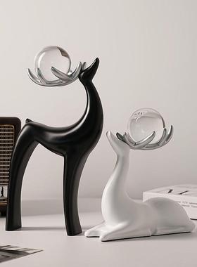 现代简约陶瓷鹿摆件轻奢高档家居客厅酒柜电视柜创意乔迁新居礼品