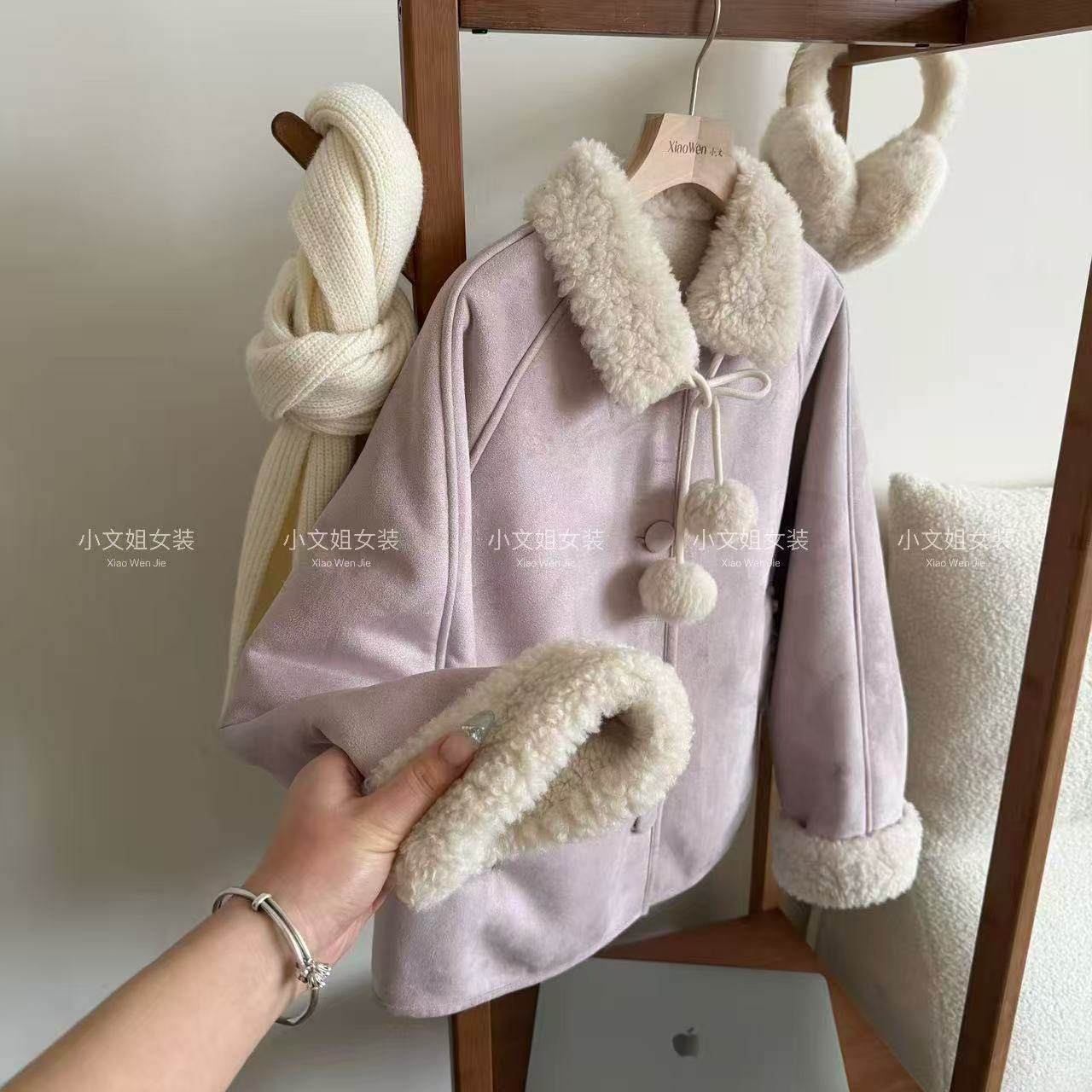 小文姐 W2428-皮毛一体手工毛球超温柔韩系宽松休闲上衣女短外套,淘宝优惠券,粉丝福利购,淘宝优惠卷