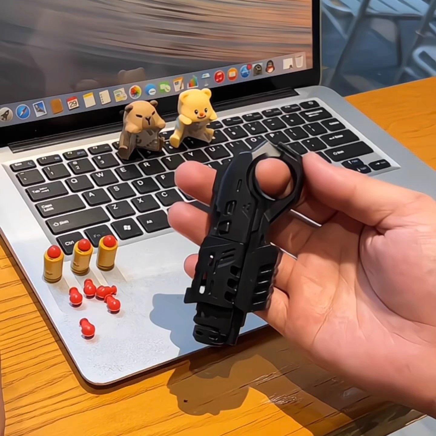 超级解压喷子发射器指尖陀螺edc刨壳道具模型男孩儿童软弹玩具枪,淘宝优惠券,粉丝福利购,淘宝优惠卷