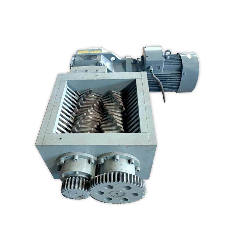 Small shredder chassis scrap metal wood domestic waste plastic shredding box cloth old clothes shredder