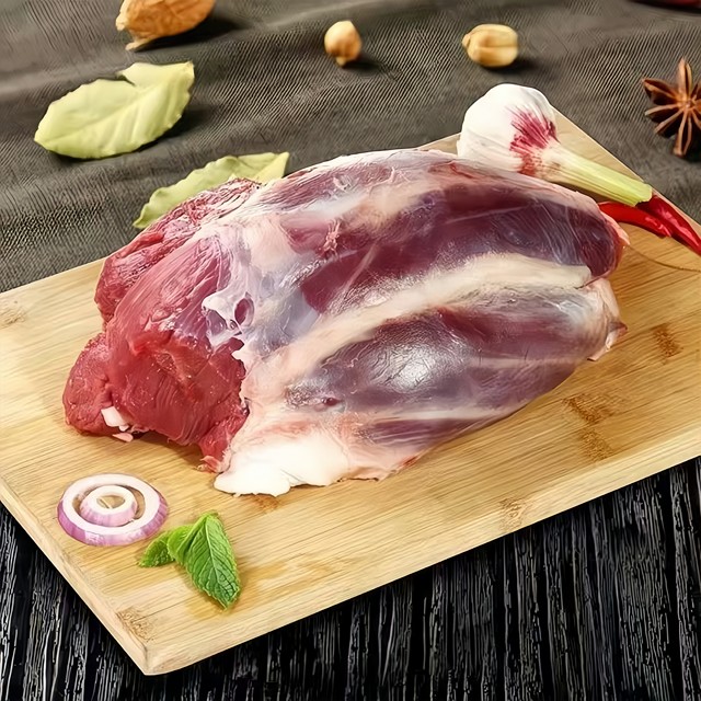 Raw cut farmhouse free-range tendon without water injection