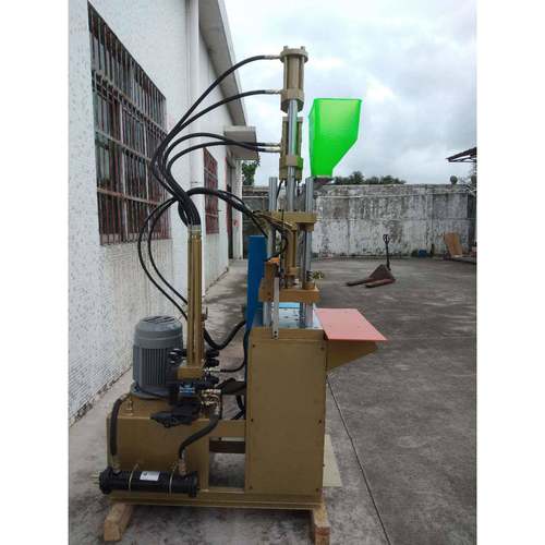 厂家供应台赞150标准立式注塑机数据线成型机 - 图1