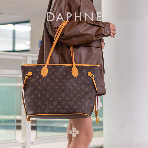 达芙妮Daphne经典印花百搭腋下手提单肩大容量托特包DFN10333 - 图2
