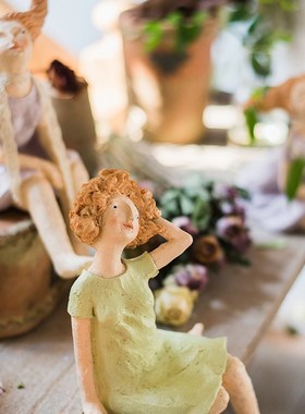 创意抽象艺术人物摆件树脂个性送女生礼物M桌面书房办公室装饰摆