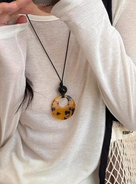 长款豹纹挂脖圆环吊坠黑绳项链