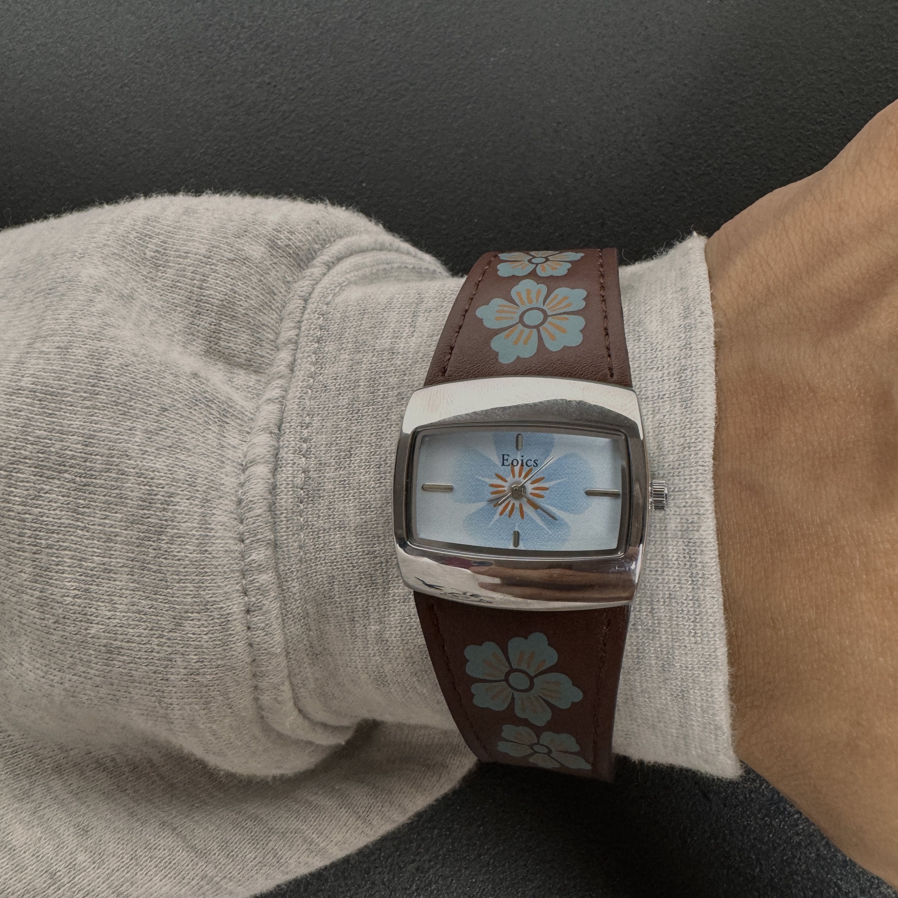 全新Awasteoftime浪费时间 原创小众复古休闲运动皮表带石英手表,淘宝优惠券,粉丝福利购,淘宝优惠卷