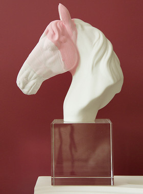 渐变粉红色马头水晶摆件桌面艺术人物雕塑雕像法式高级感软装饰品