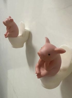 马桶沉思小猪卫生间陪宠摆件