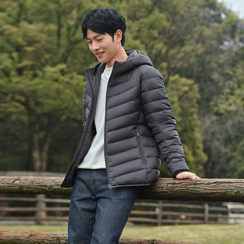 坦博尔秋季2025新款连帽短款便携轻薄羽绒服男士潮流保暖秋冬外套