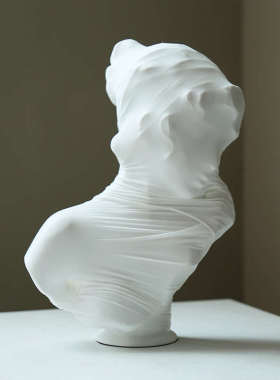 留连《茧》少女雕塑奶油风软装雕像头像陈列艺术品玄关抽象摆件