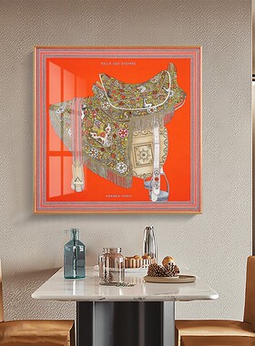 草原马鞍爱马橙色丝巾挂画样板房间客厅装饰画美式玄关墙面壁画