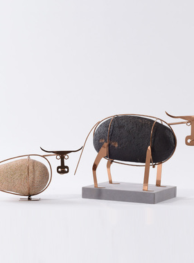 速发轻奢摆件桌板房客厅软装创意金属饰工艺品办公室样面装牛摆件