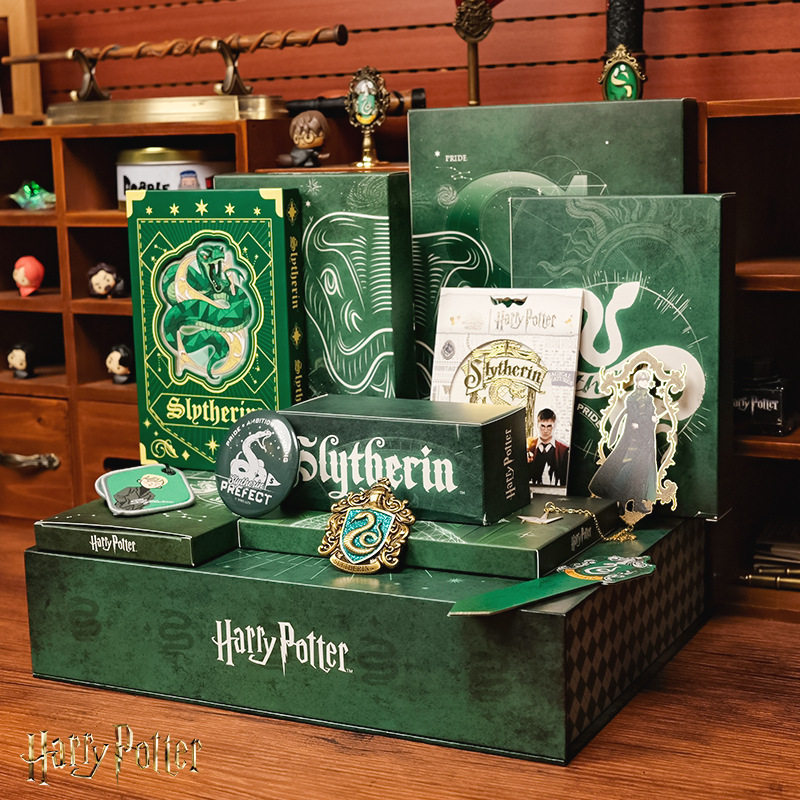 正版哈利波特周边马尔福徽章吧唧笔记本书签贴纸斯莱特林生日礼盒,淘宝优惠券,粉丝福利购,淘宝优惠卷