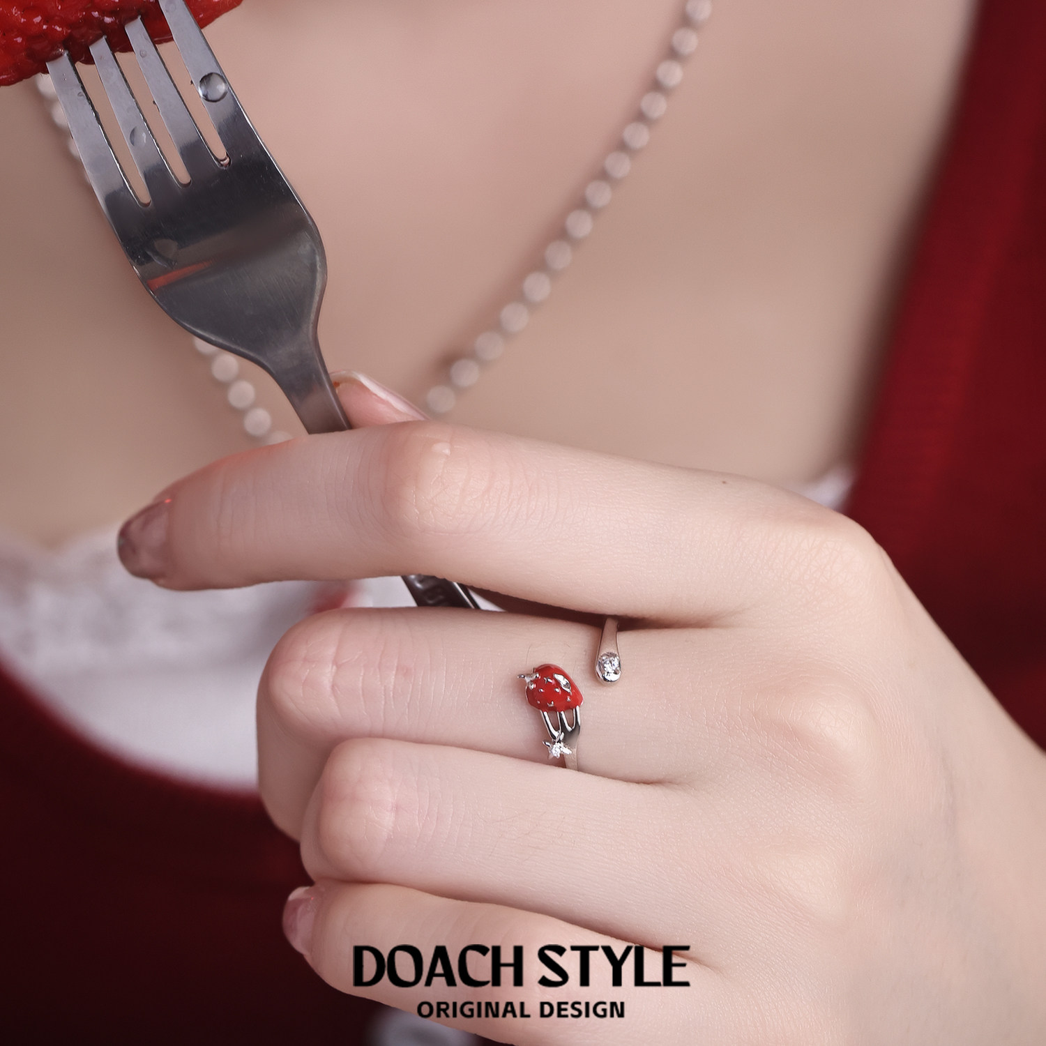 DOACH knife and fork strawberry ring original niche design