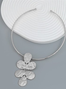 夏季新款欧美项圈花卉项链女潮流金属感合金花朵吊坠嘻哈配饰