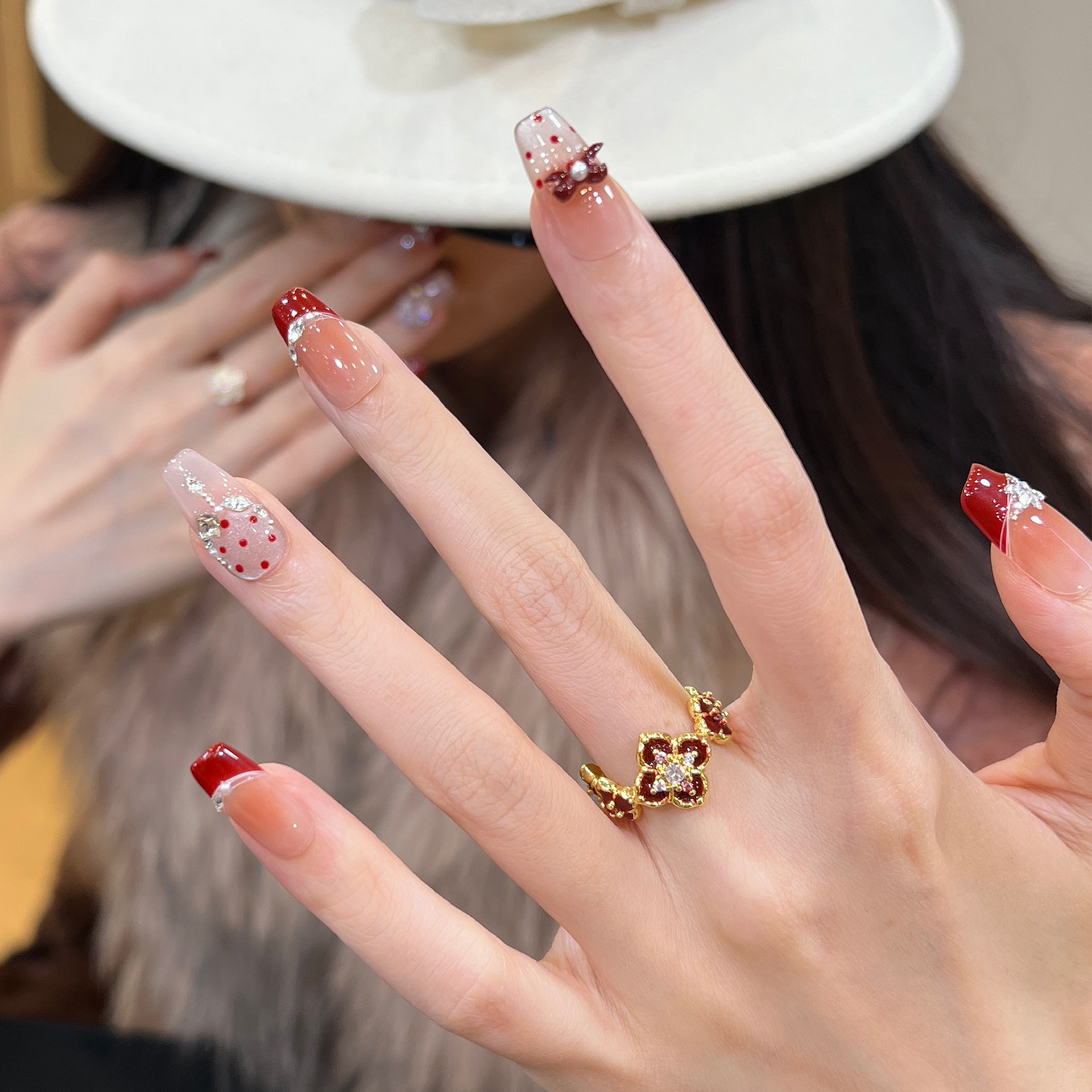 植兔红色渐变猫眼美甲穿戴甲波点蝴蝶结新年高级感新娘婚甲中长款,淘宝优惠券,粉丝福利购,淘宝优惠卷