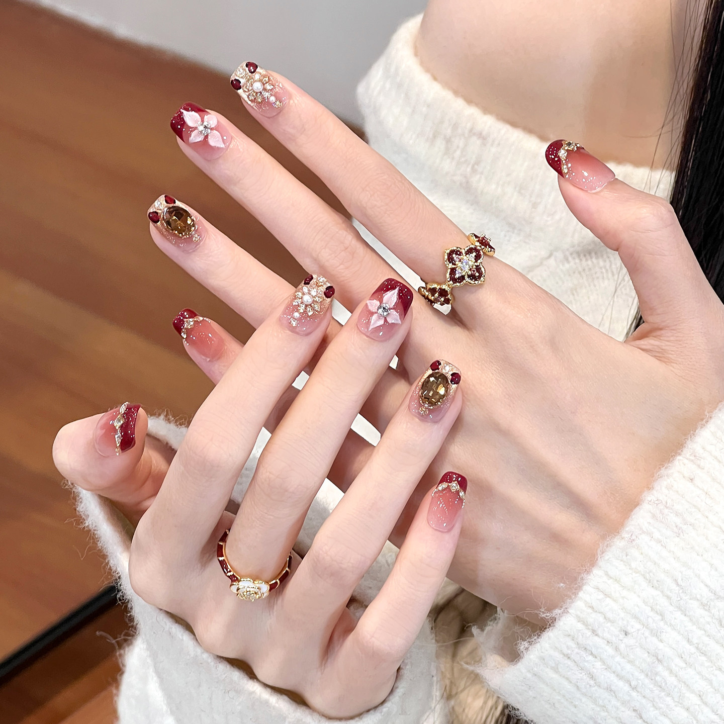 植兔金枝玉叶穿戴甲裸色立体花朵猫眼美甲秋冬高级感拍婚纱指甲片,淘宝优惠券,粉丝福利购,淘宝优惠卷