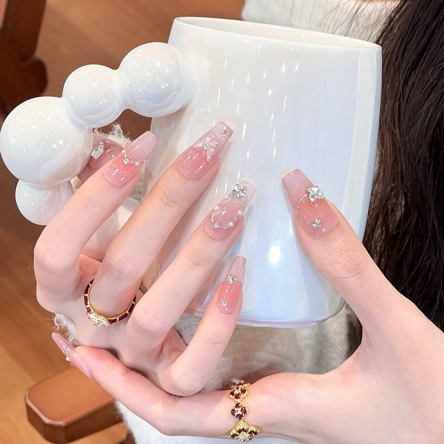 植兔法式穿戴甲高级感轻奢中长款爆闪蝴蝶美甲猫眼拍婚纱照指甲片,淘宝优惠券,粉丝福利购,淘宝优惠卷