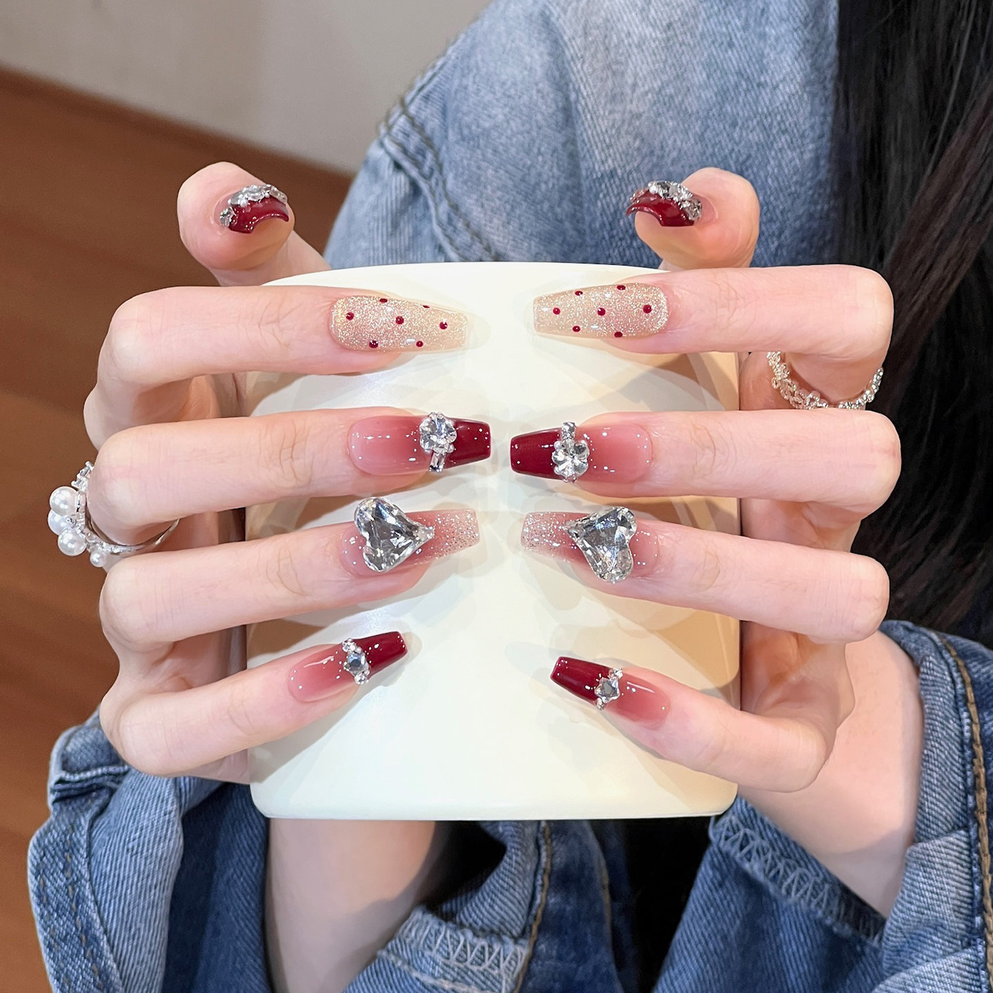 植兔手工穿戴甲腮红高级感新年红色猫眼闪钻显白美甲秋冬长款指甲,淘宝优惠券,粉丝福利购,淘宝优惠卷