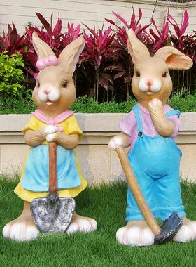 园林景观小品卡通兔子摆件玻璃钢雕塑幼儿园户外景区花园草坪装饰