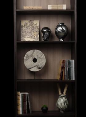 现代新中式样板间售楼处会所书房书柜软装银箔花器书籍装饰品摆件