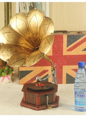 极速家居书房装饰品 开业礼物仿古橱窗摆件 复古铁艺老式留声机模