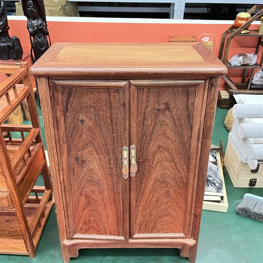 Myanmar rosewood all single board mortise and tenon structure Specifications39*22*58cm14.3Jin Jin equals 0.5kg