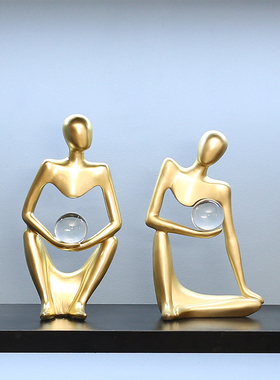 现代简约创意抽象人物小摆件房间书房卧室电视柜装饰高档工艺品