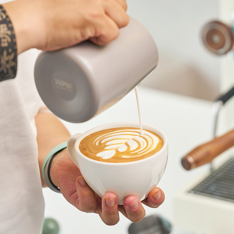 WPM惠家咖啡拉花缸304不锈钢打奶缸斜口压纹奶泡杯#9加宽圆嘴,淘宝优惠券,粉丝福利购,淘宝优惠卷