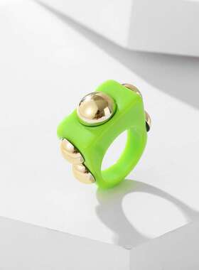 Korean jewelry industrys new geometric resin ring men and w